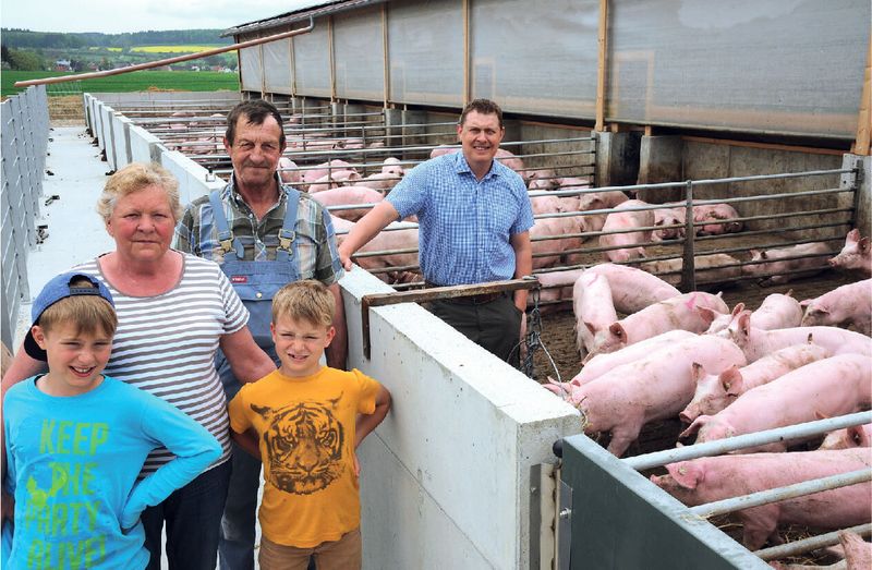 Familie Unger Erzeuger Außenbereich Schweinestall Schweine